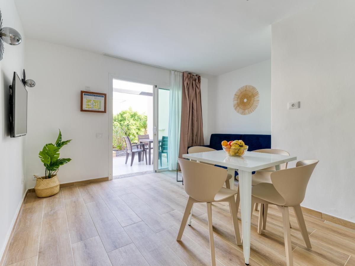Homeforguest Moderno Apartamento Con Piscina En Corralejo Kültér fotó